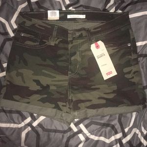 Camo Levi’s Shorts